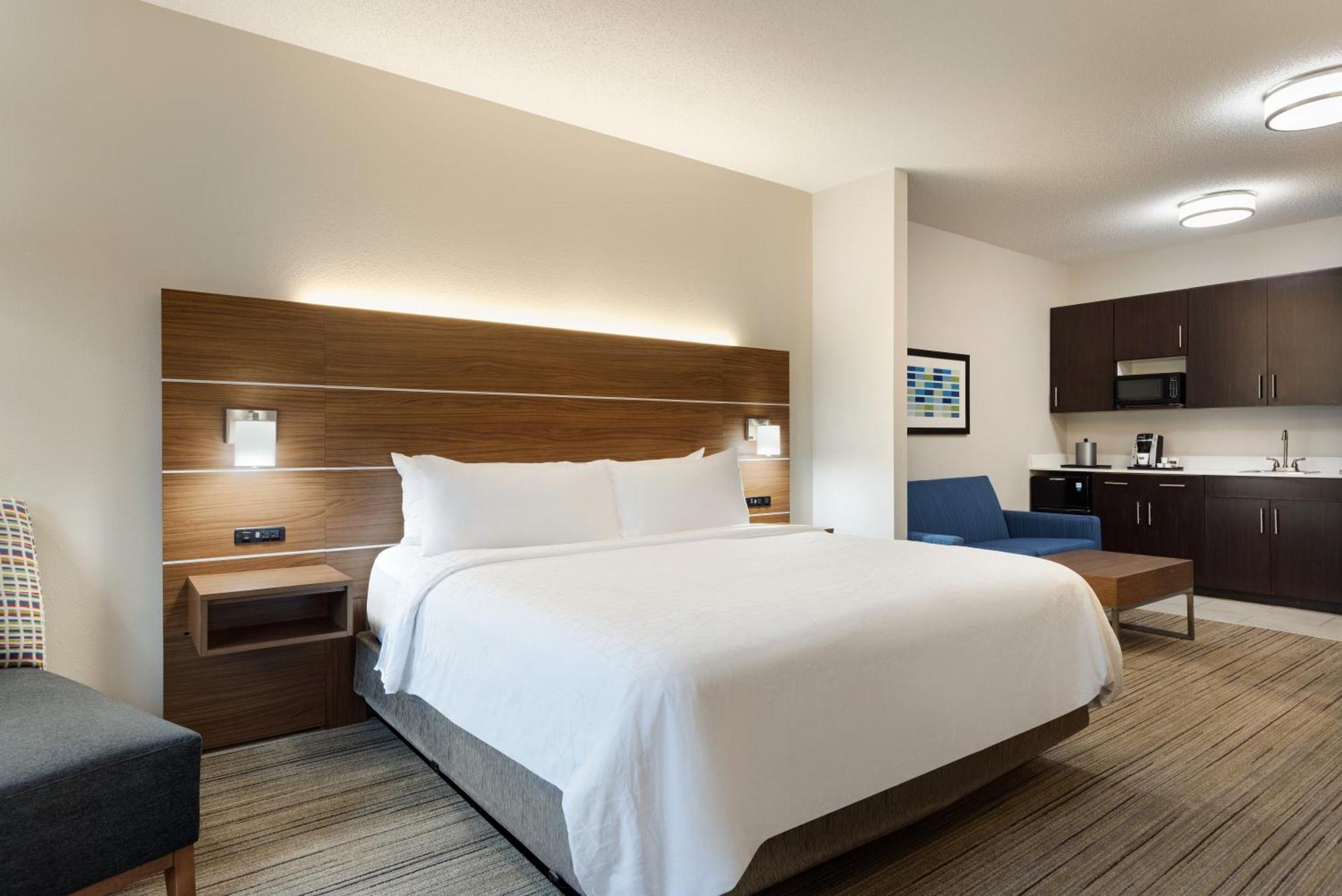Holiday Inn Express Hotel & Suites Opelika Auburn By Ihg Exterior foto
