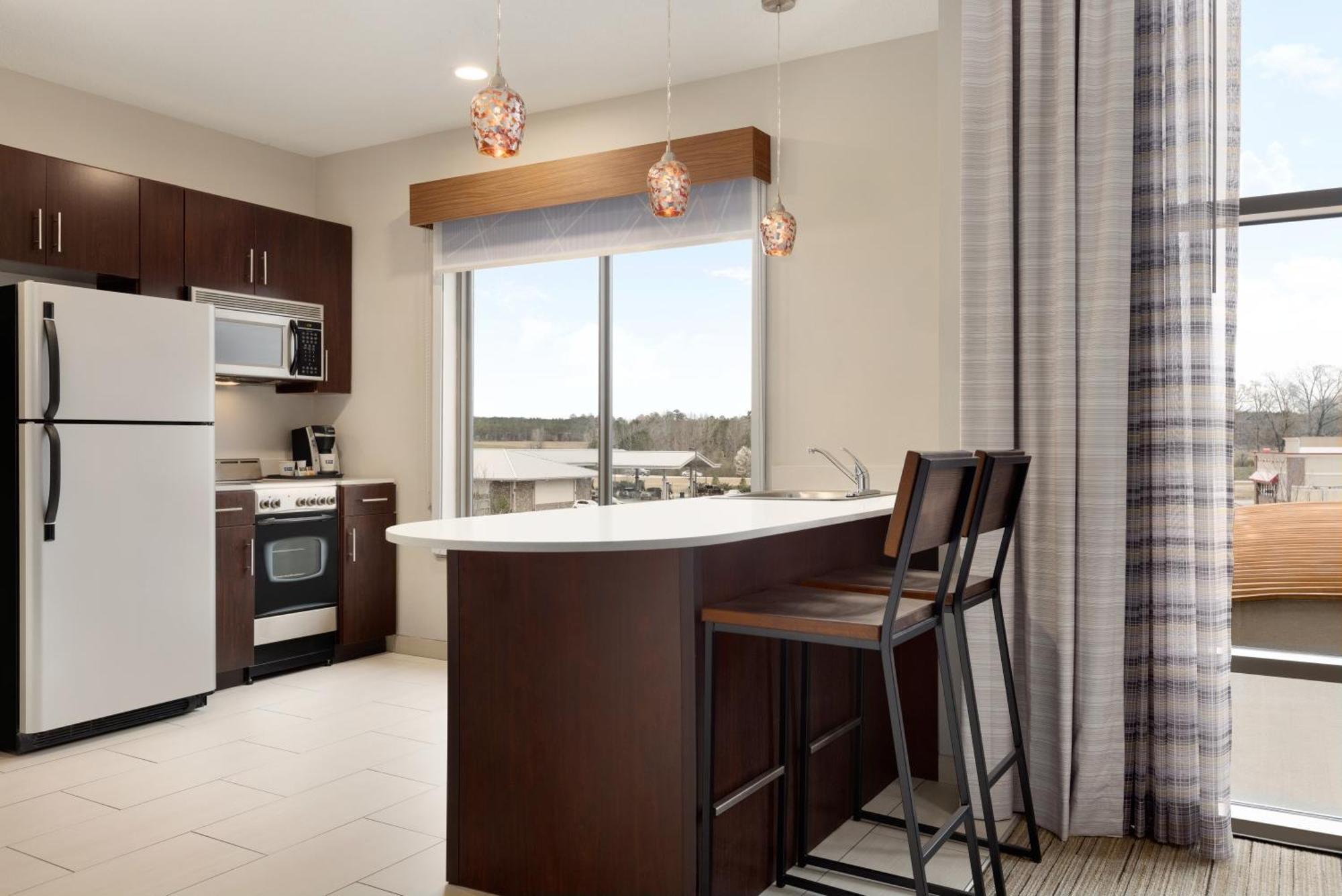 Holiday Inn Express Hotel & Suites Opelika Auburn By Ihg Exterior foto