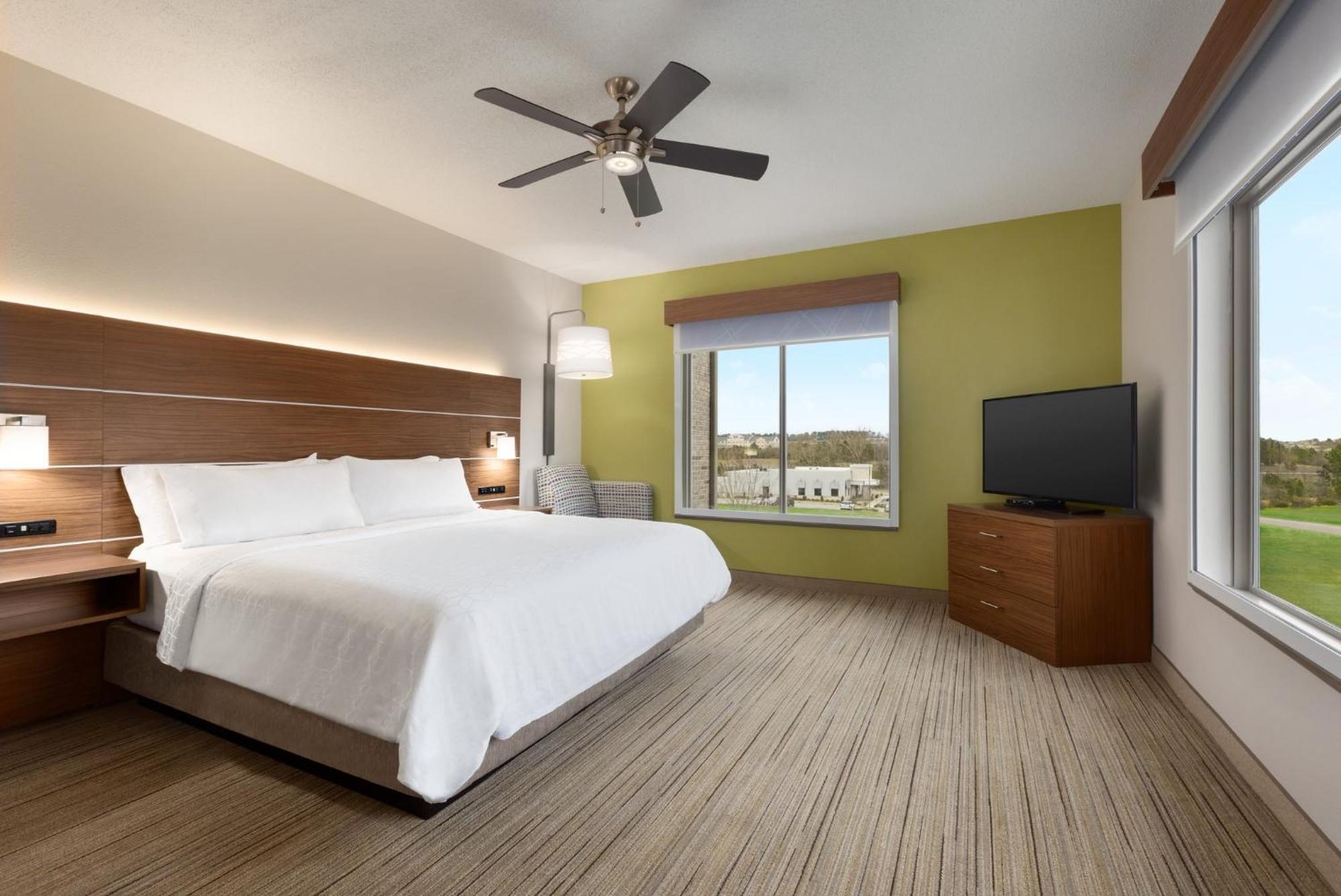 Holiday Inn Express Hotel & Suites Opelika Auburn By Ihg Exterior foto