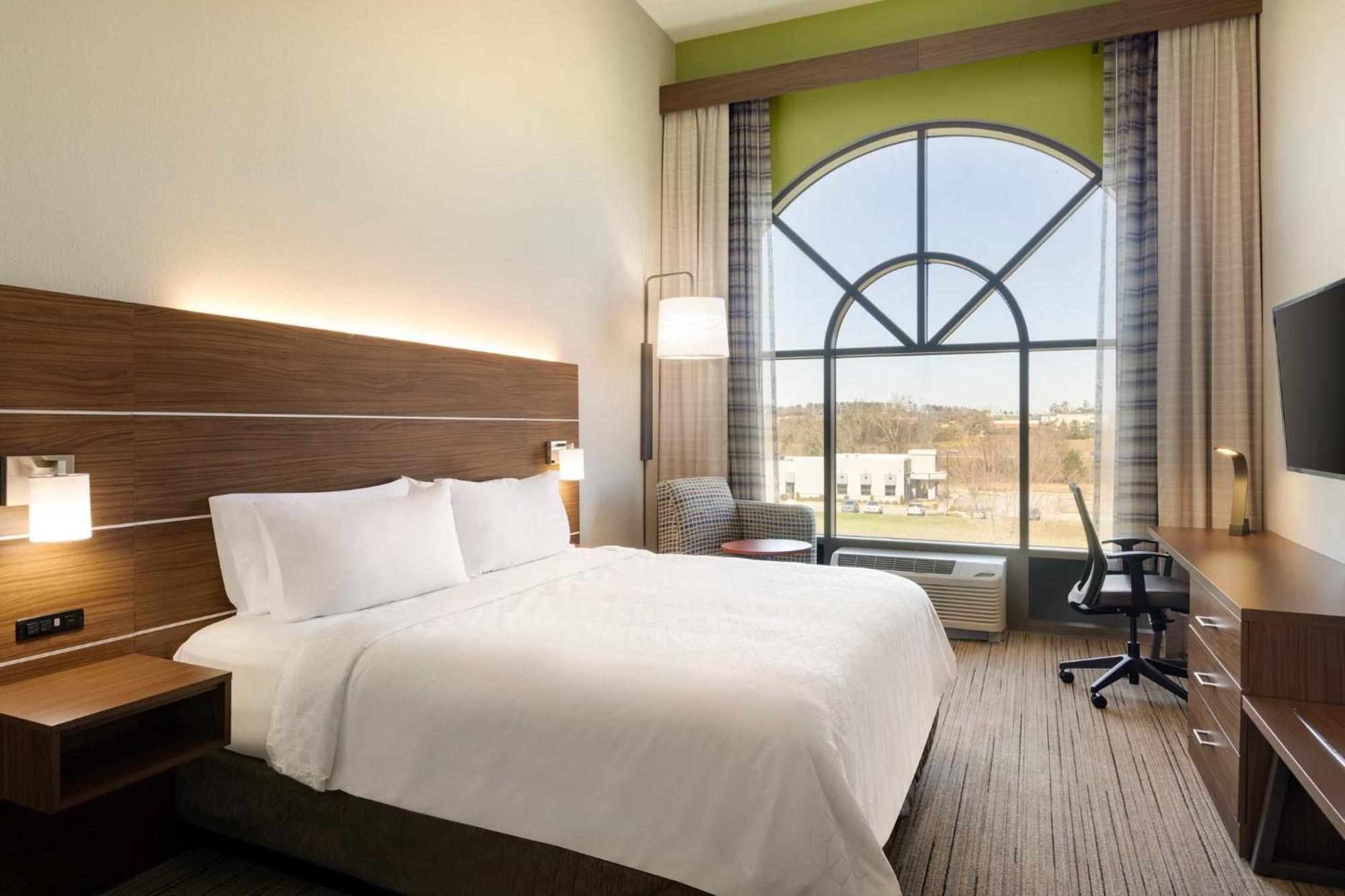 Holiday Inn Express Hotel & Suites Opelika Auburn By Ihg Exterior foto