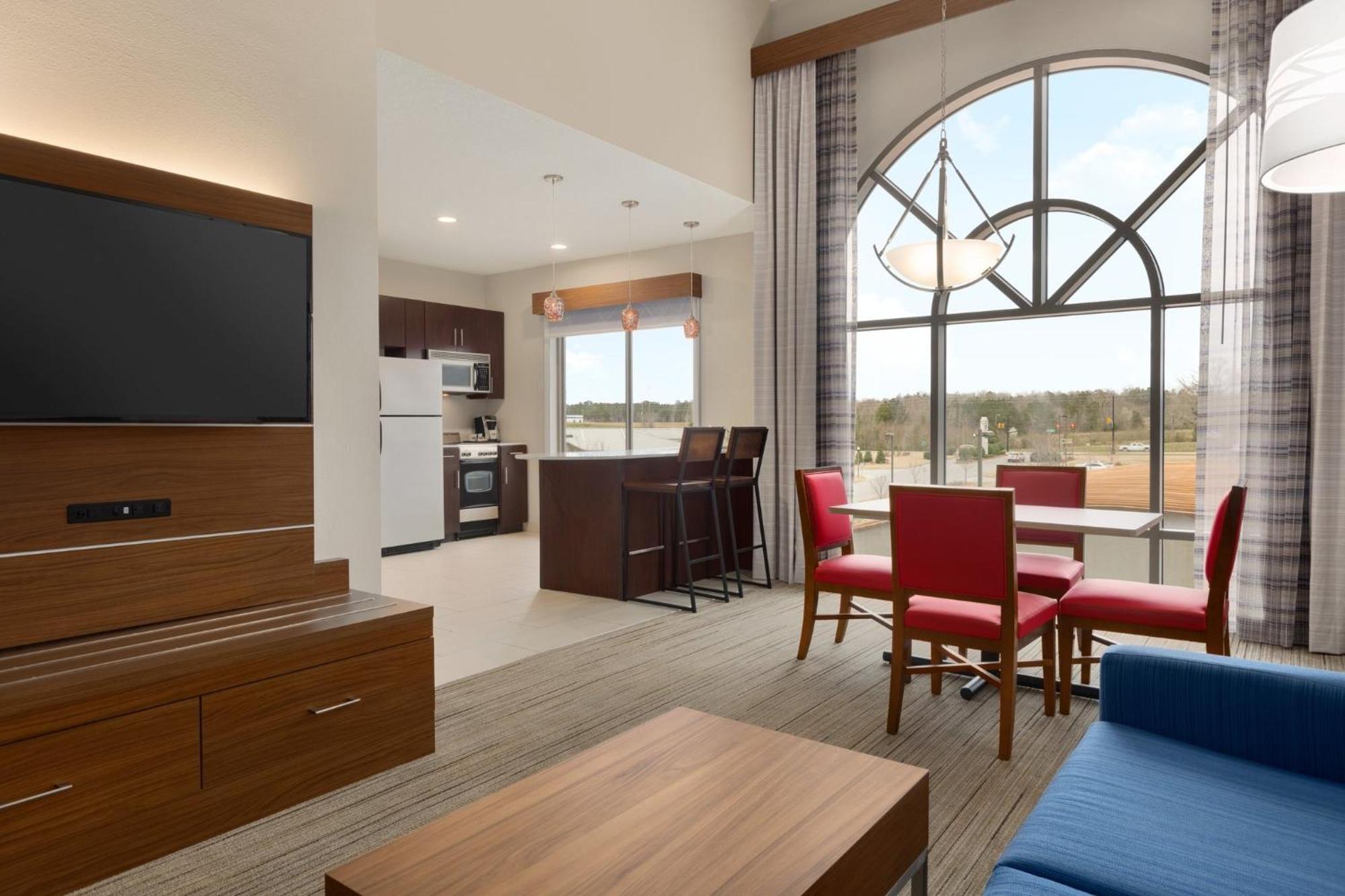 Holiday Inn Express Hotel & Suites Opelika Auburn By Ihg Exterior foto
