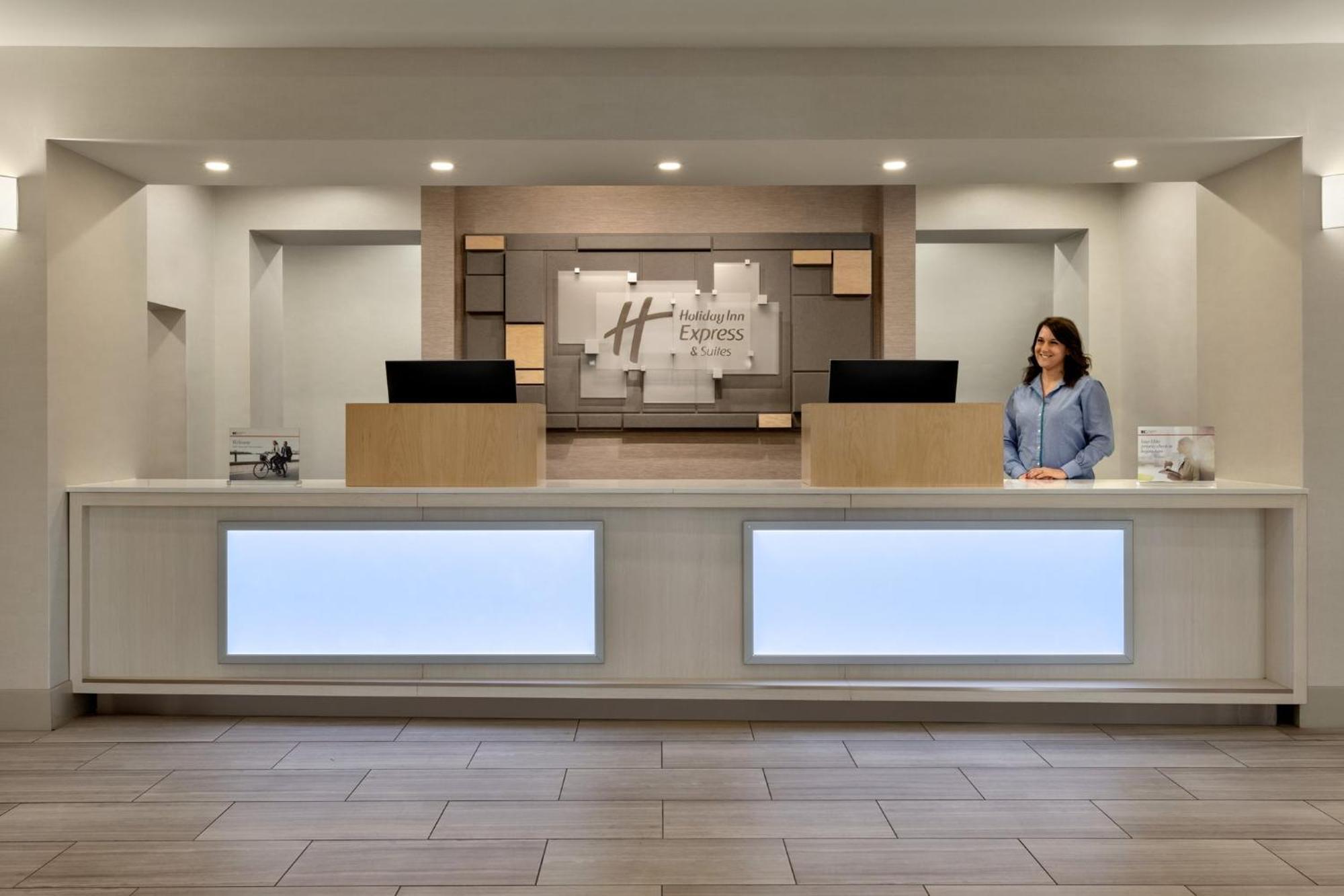 Holiday Inn Express Hotel & Suites Opelika Auburn By Ihg Exterior foto