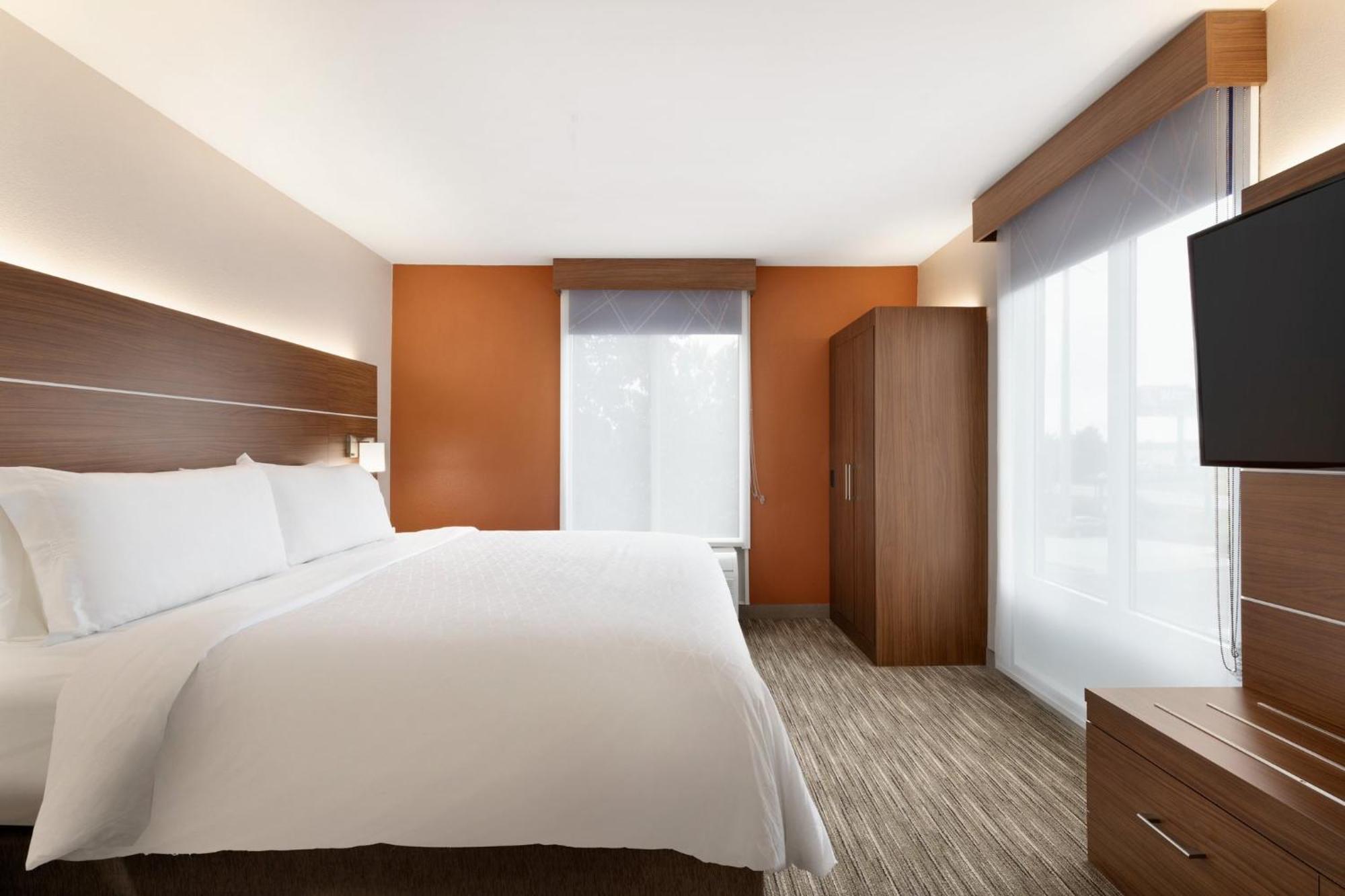 Holiday Inn Express Hotel & Suites Opelika Auburn By Ihg Exterior foto