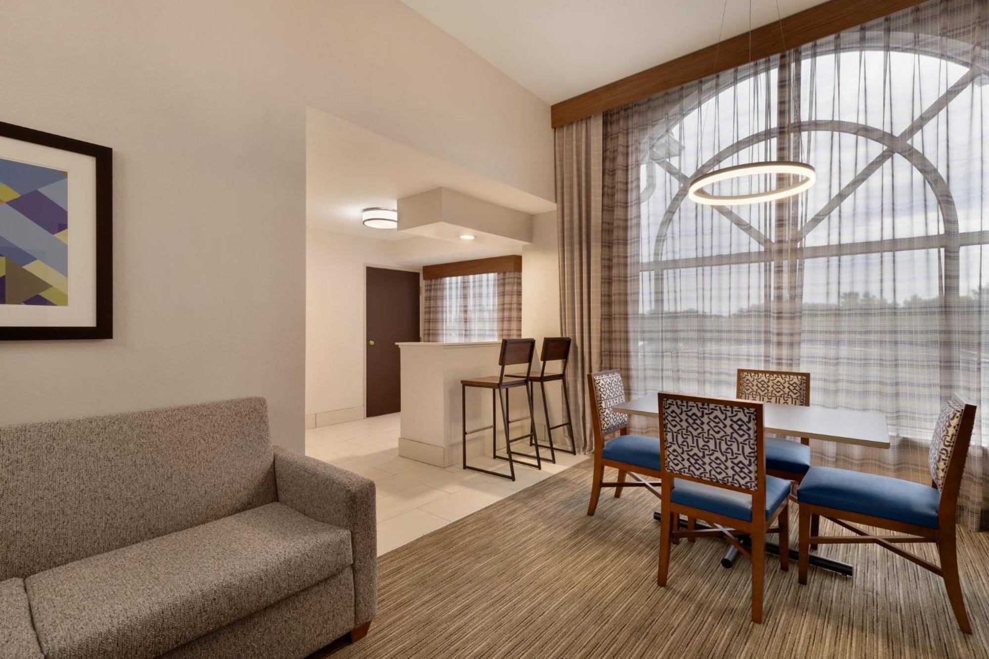Holiday Inn Express Hotel & Suites Opelika Auburn By Ihg Exterior foto