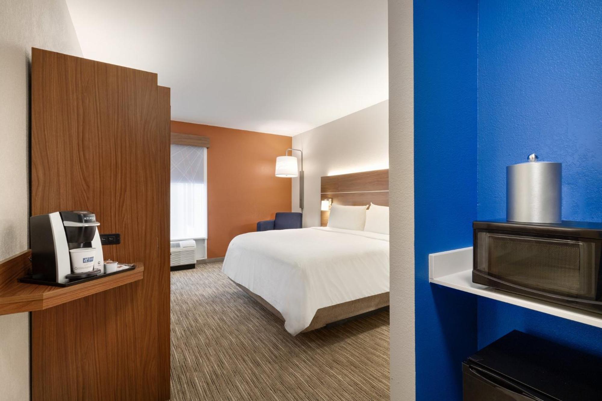 Holiday Inn Express Hotel & Suites Opelika Auburn By Ihg Exterior foto
